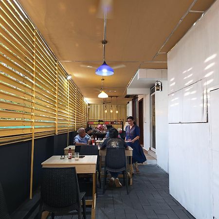 Blue Bell Cochin Airport Hotel Недумбасери Екстериор снимка