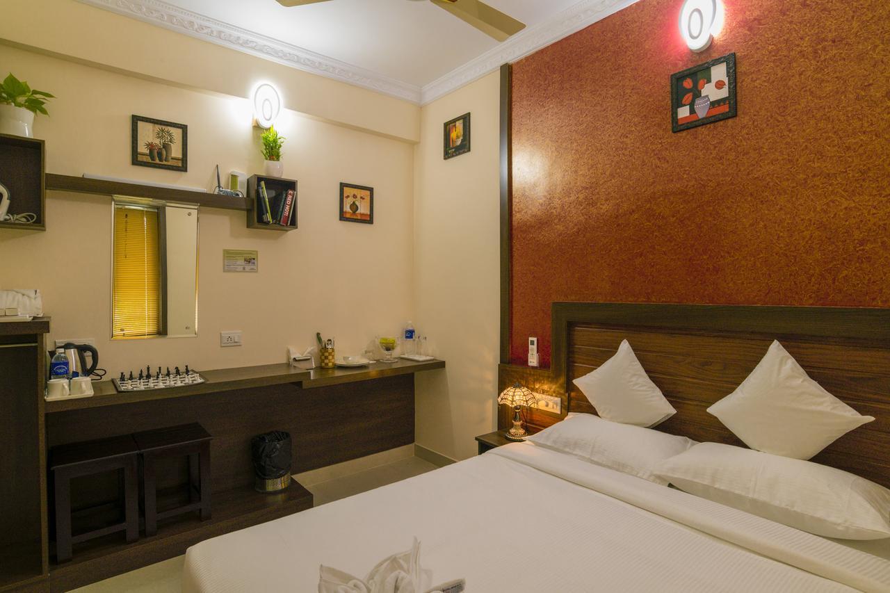 Blue Bell Cochin Airport Hotel Недумбасери Екстериор снимка