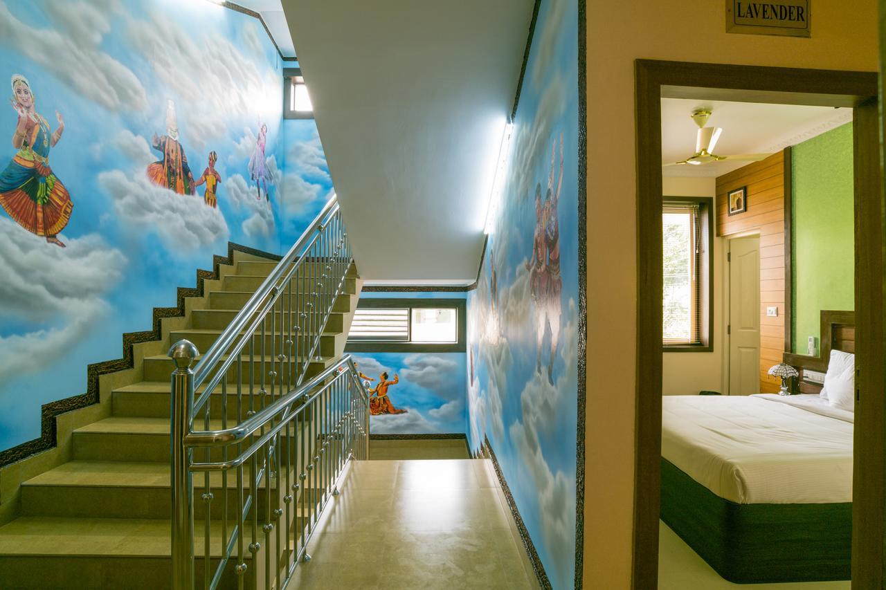 Blue Bell Cochin Airport Hotel Недумбасери Екстериор снимка