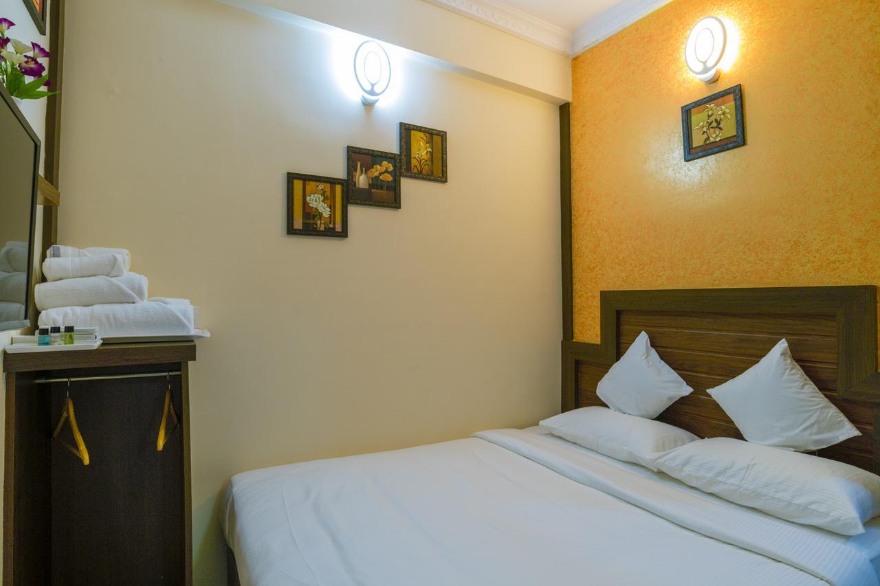 Blue Bell Cochin Airport Hotel Недумбасери Екстериор снимка