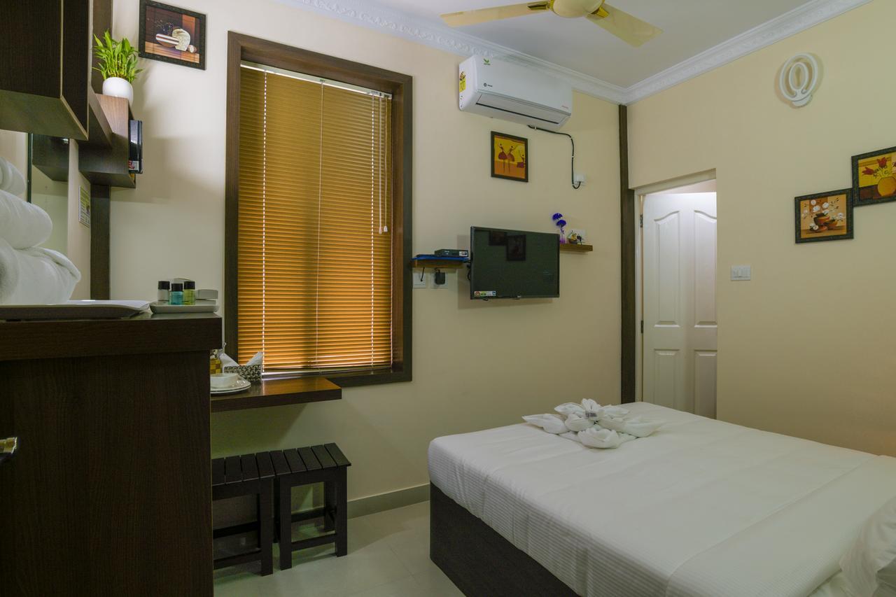 Blue Bell Cochin Airport Hotel Недумбасери Екстериор снимка