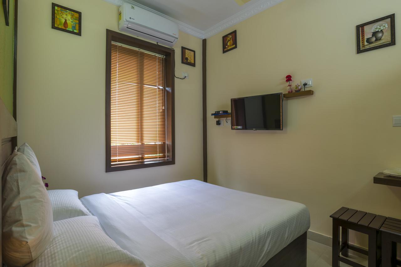 Blue Bell Cochin Airport Hotel Недумбасери Екстериор снимка