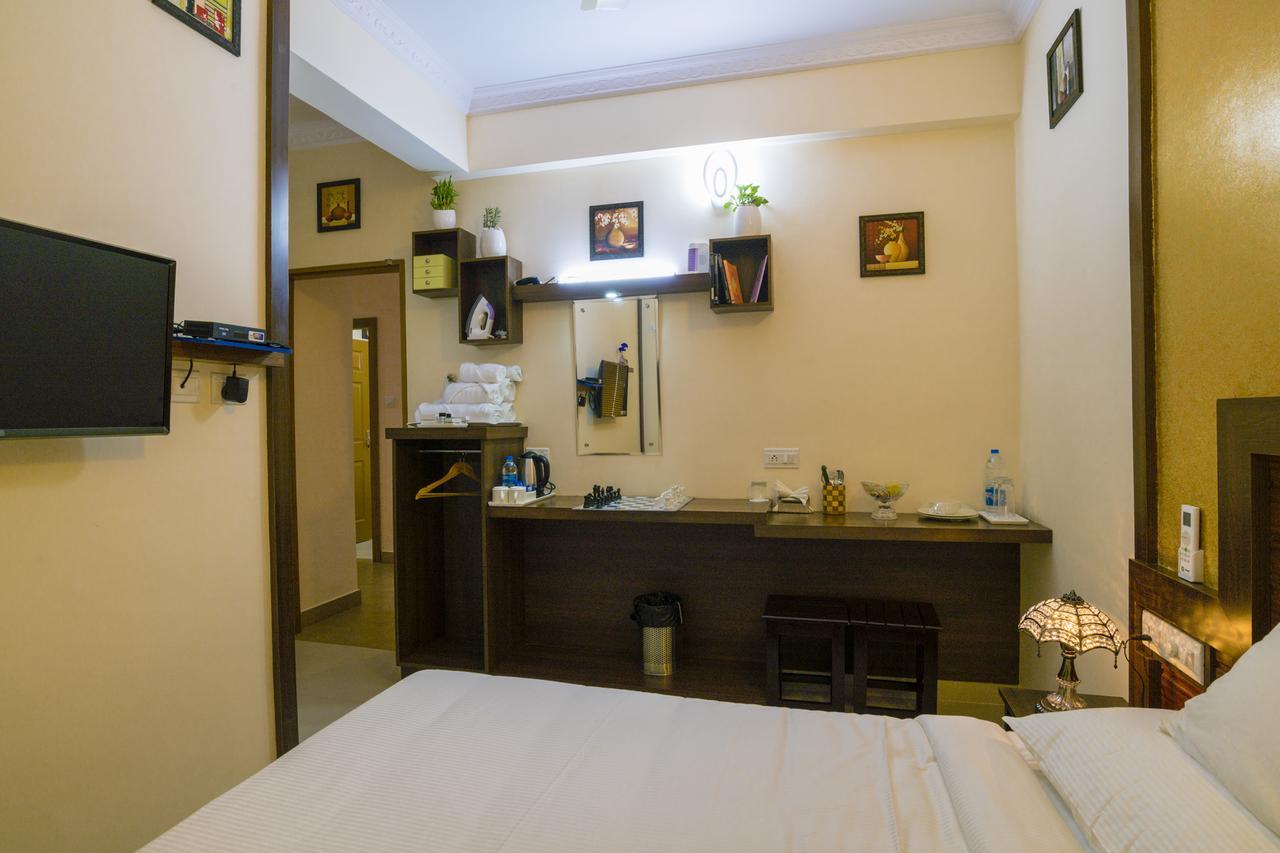 Blue Bell Cochin Airport Hotel Недумбасери Екстериор снимка