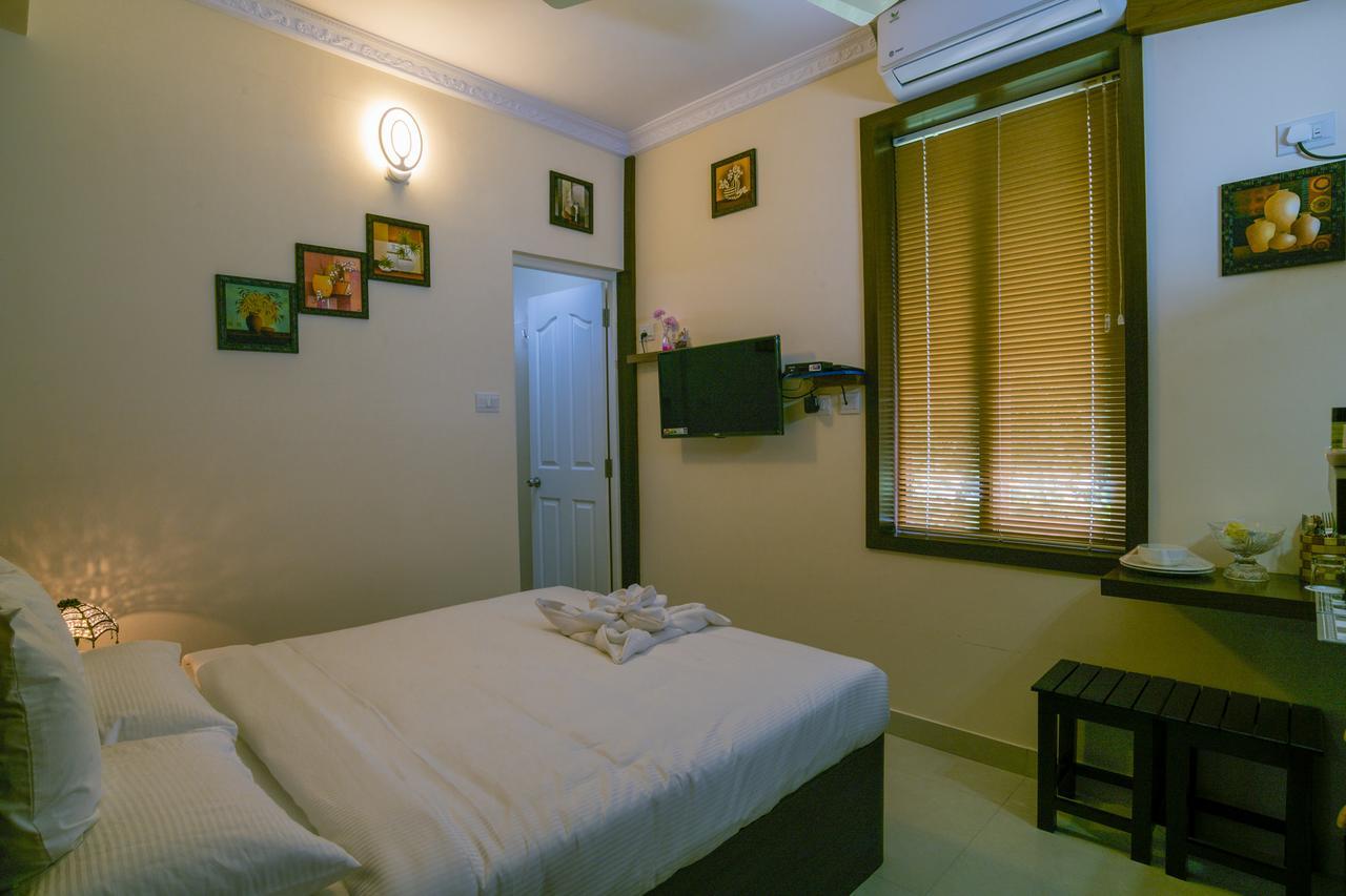 Blue Bell Cochin Airport Hotel Недумбасери Екстериор снимка
